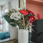 : Charming 40m² In Nation Apartment